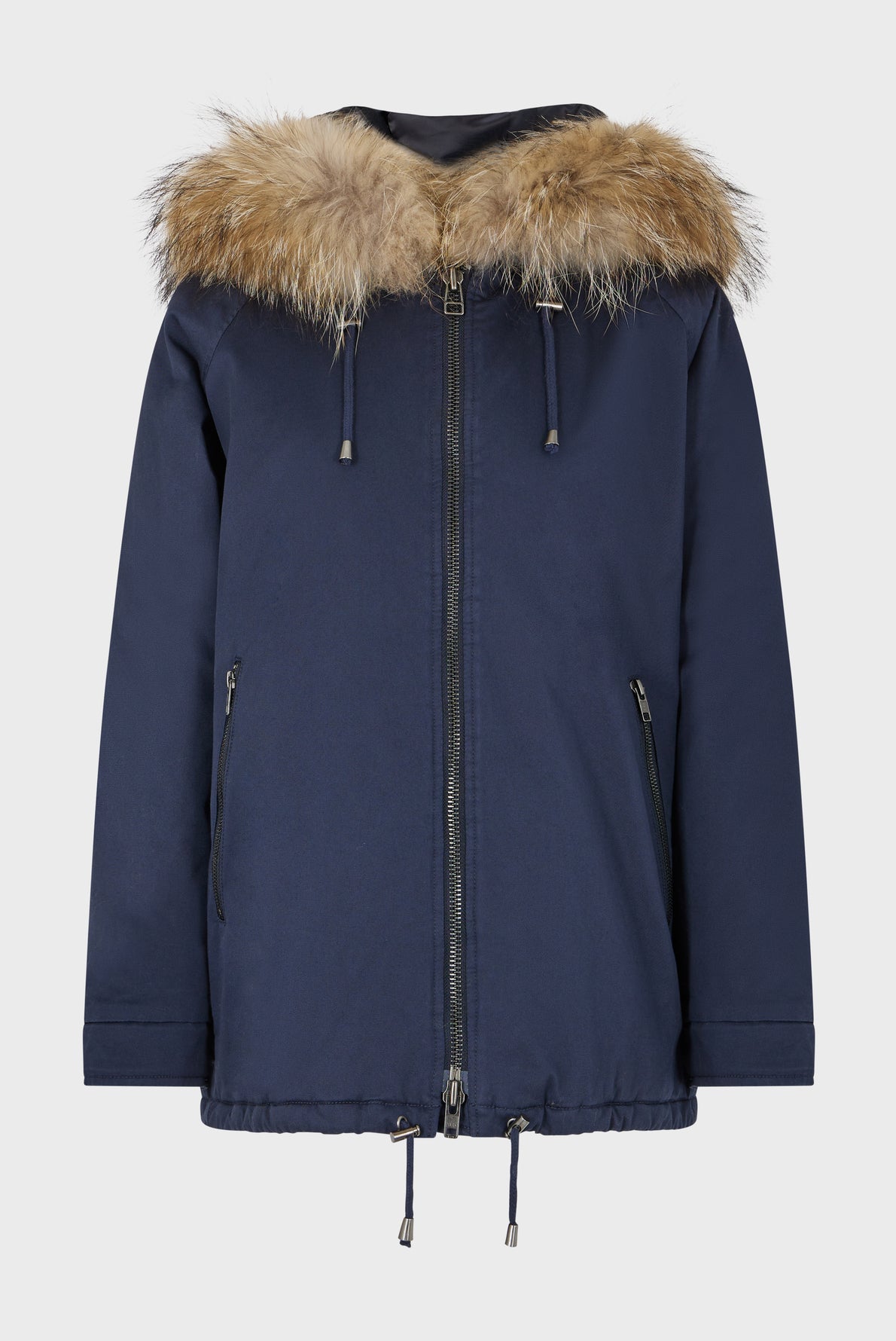 A navy blue winter parka courte coton with a zip front, drawstrings, and a large hood trimmed with brown faux fur. This veste matelassée femme features a cozy design and an optional capuche fourrure amovible for added versatility in chilly weather.
