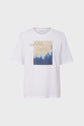 White T-shirt en coton with a rectangular motif sérigraphié of a misty forest in blue tones and the words with love in cursive across the image.