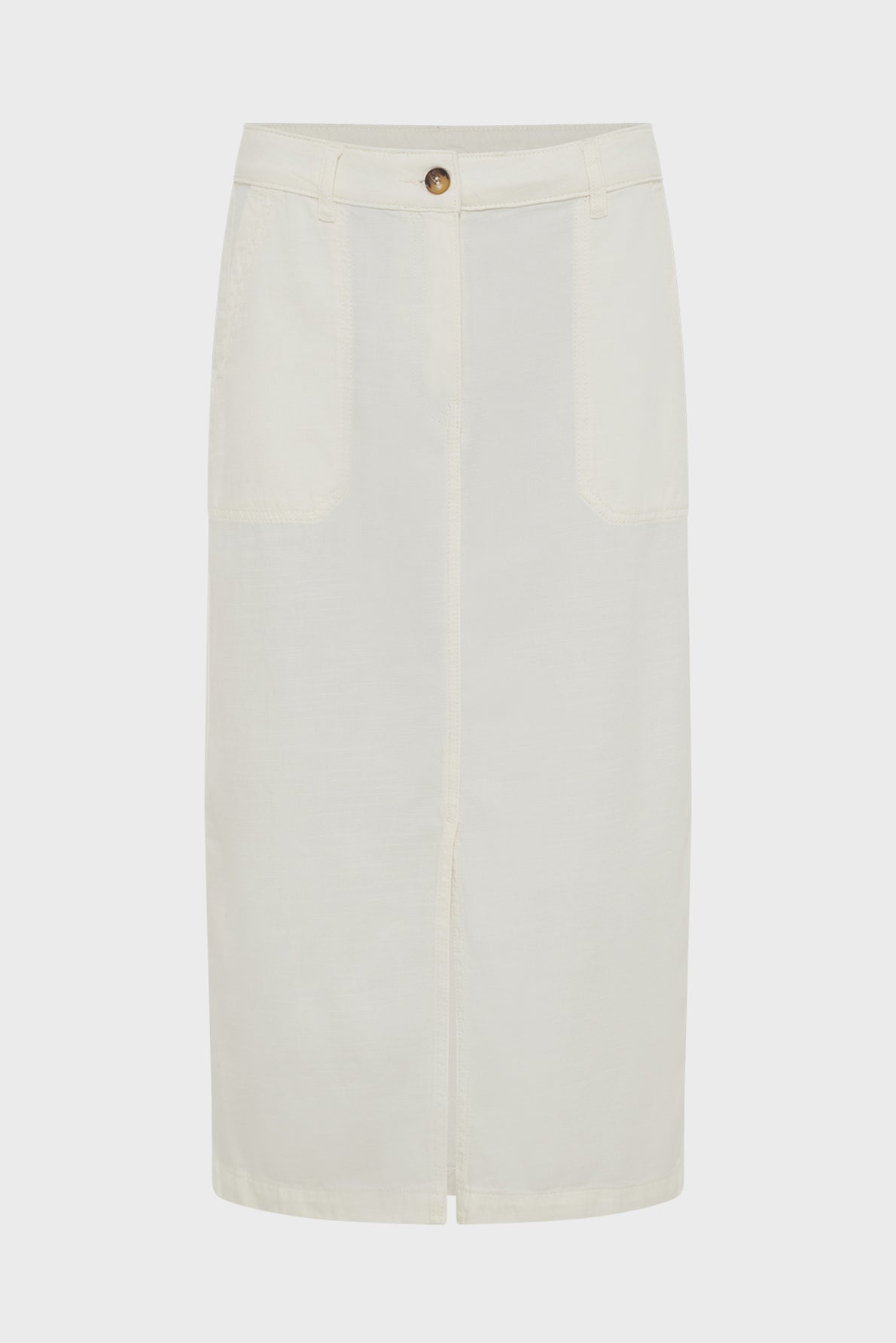 A cream-colored, knee-length skirt with front patch pockets, a front slit, and a single button closure at the waist. This jupe taille haute features a simple and minimalist design, perfect for effortless sophistication.