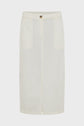 A cream-colored, knee-length skirt with front patch pockets, a front slit, and a single button closure at the waist. This jupe taille haute features a simple and minimalist design, perfect for effortless sophistication.