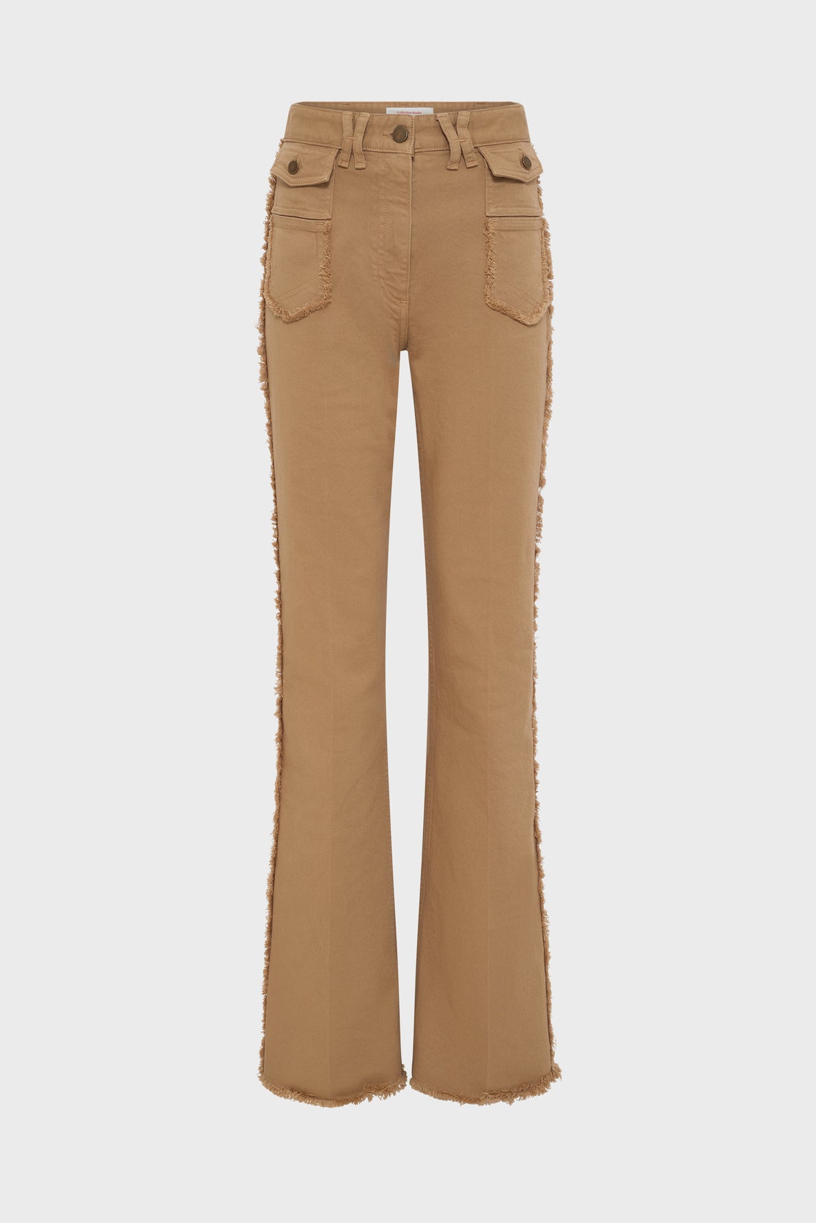 High-waisted, tan-colored women’s pants with front patch pockets, frayed edges along the side seams, and a slight coupe flare at the bottom—inspired by the timeless style of the jean ANNA.