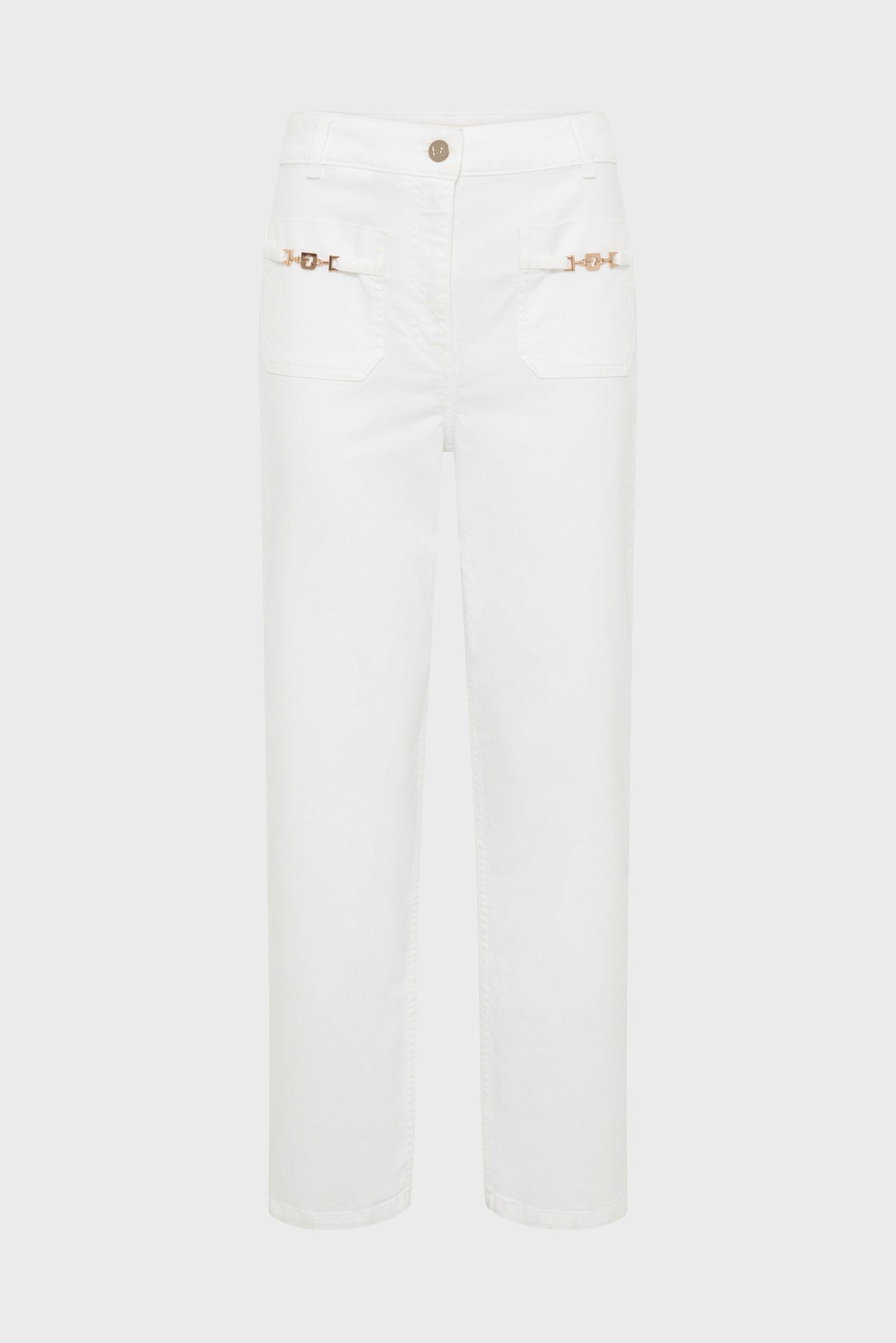 White high-waisted jean blanc with a flattering coupe droite, featuring straight legs, two front pockets, and gold chain accents above the pockets. The jeans have a button and zipper closure at the waist for a polished finish.
