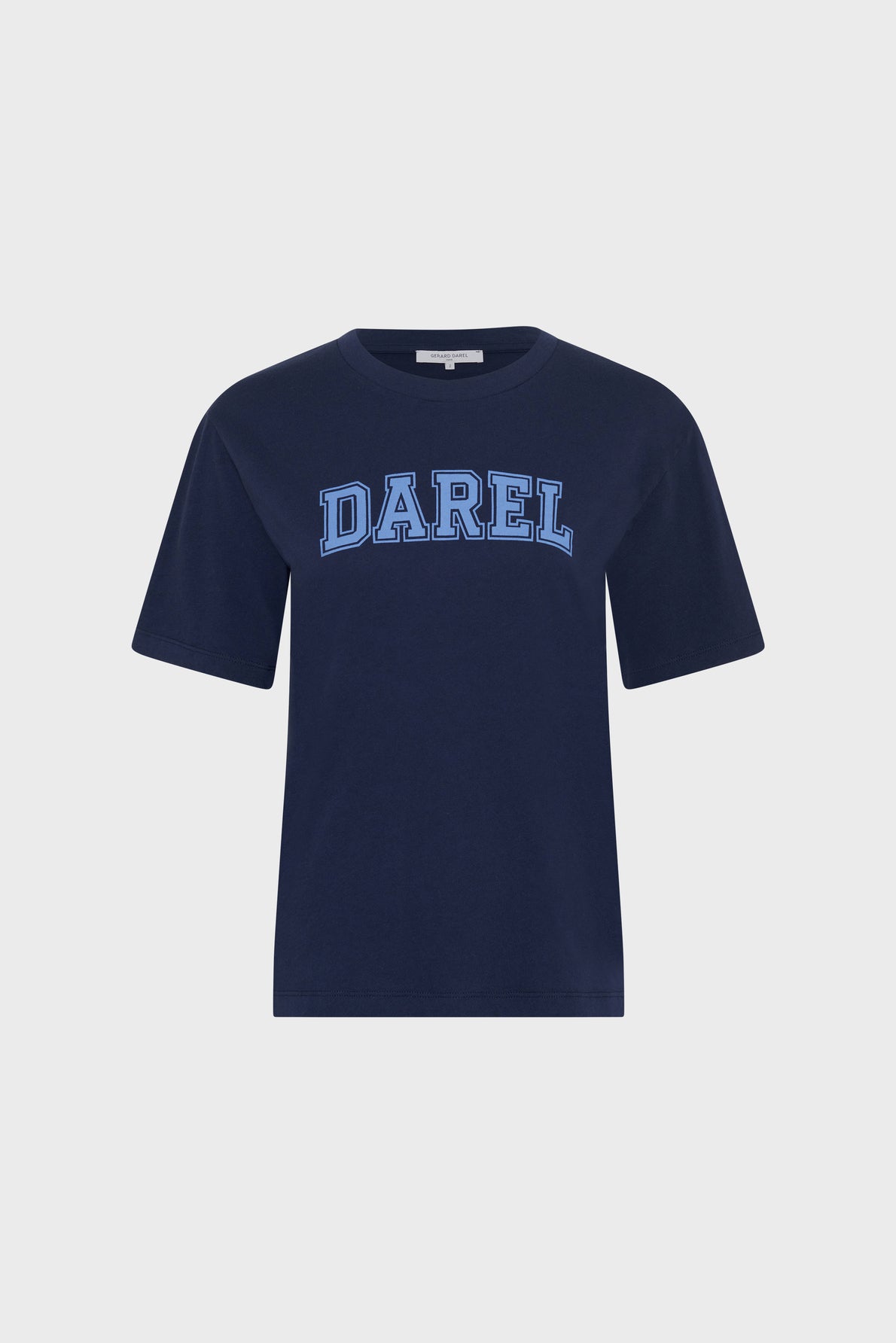 Navy blue short-sleeve t-shirt crafted from soft coton, with the word DAREL printed in large, light blue block letters across the chest. This tee-shirt bleu marine is displayed on a plain white background.