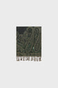 A dark green écharpe en laine with intricate gold imprimé cachemire patterns and fringe tassels hanging from the bottom edge, displayed against a plain white background.