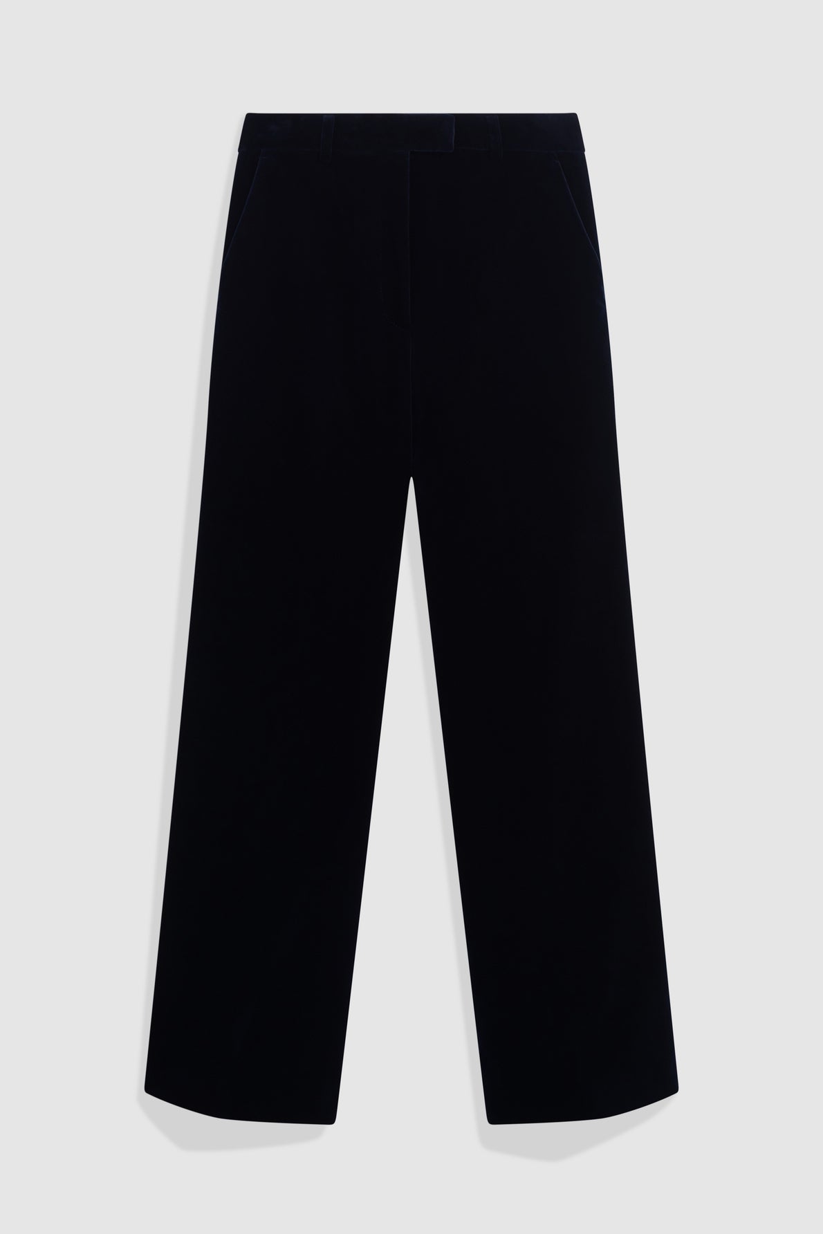 Black wide-leg trousers laid flat on a light gray background, with front pockets and a clean, minimalist design—these pantalon large offer effortless sophistication for any wardrobe.