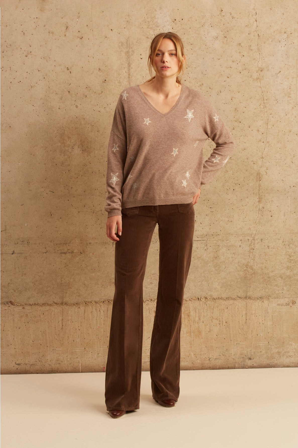 LAULA - Cashmere sweater with star motif