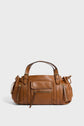 A brown sac à main in cuir délicat with dual handles, front zipper pocket, gold zippers, and side poches zippées on the sides, shown against a plain white background.