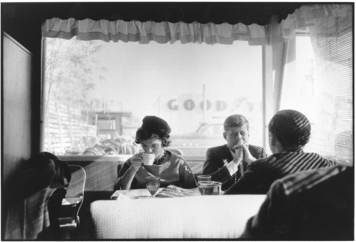 Gerard Darel Famille Kennedy Coffee Shop